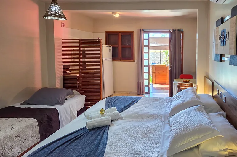 Suíte do Chalé Almécegas de Luxo, com cama de casal