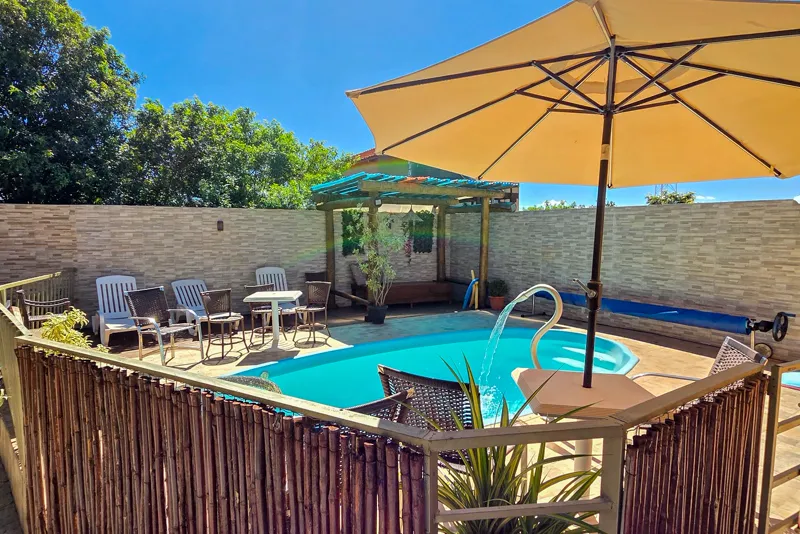 Piscina aquecida da pousada